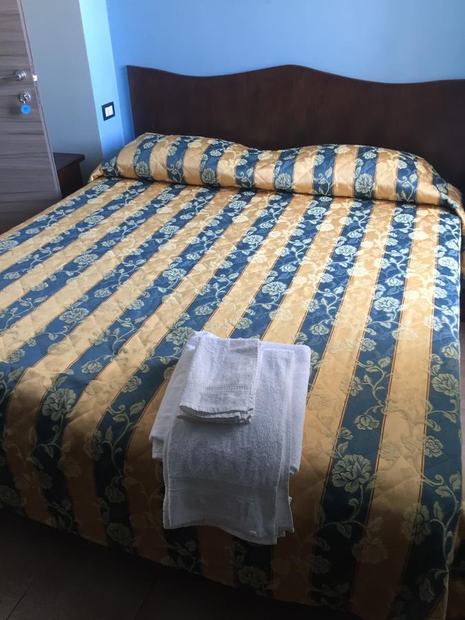 Hotel Il Castello Paola Zewnętrze zdjęcie