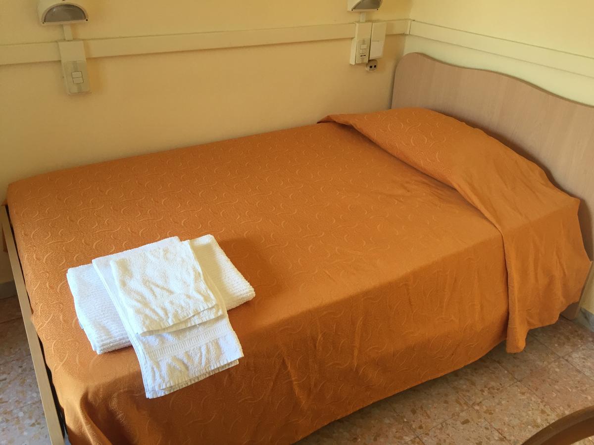 Hotel Il Castello Paola Zewnętrze zdjęcie